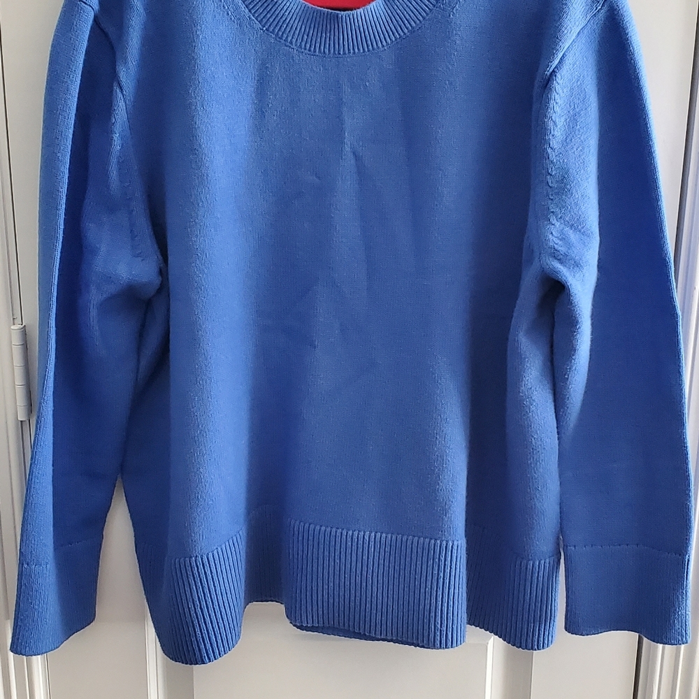 Banana Republic Ladies Crew Sweater